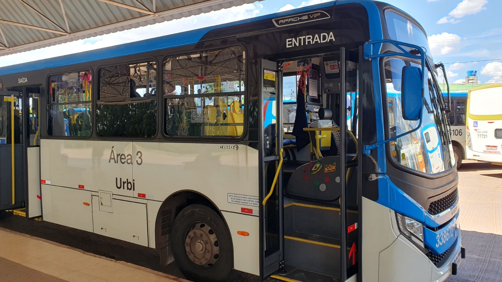 Nova linha de ônibus atende passageiros da Vila Cauhy