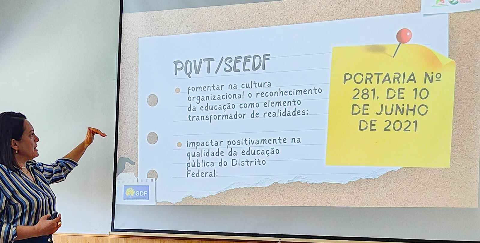 Professora da rede pública apresenta pesquisa em congresso em Lisboa