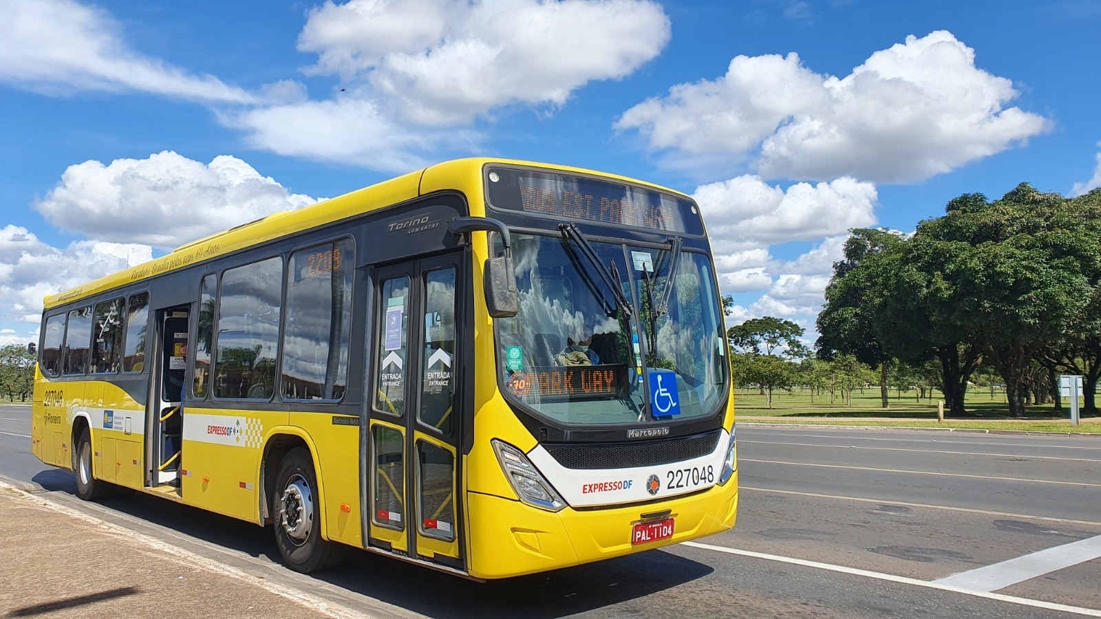 Passageiros de São Sebastião e de Santa Maria ganham novas linhas de ônibus