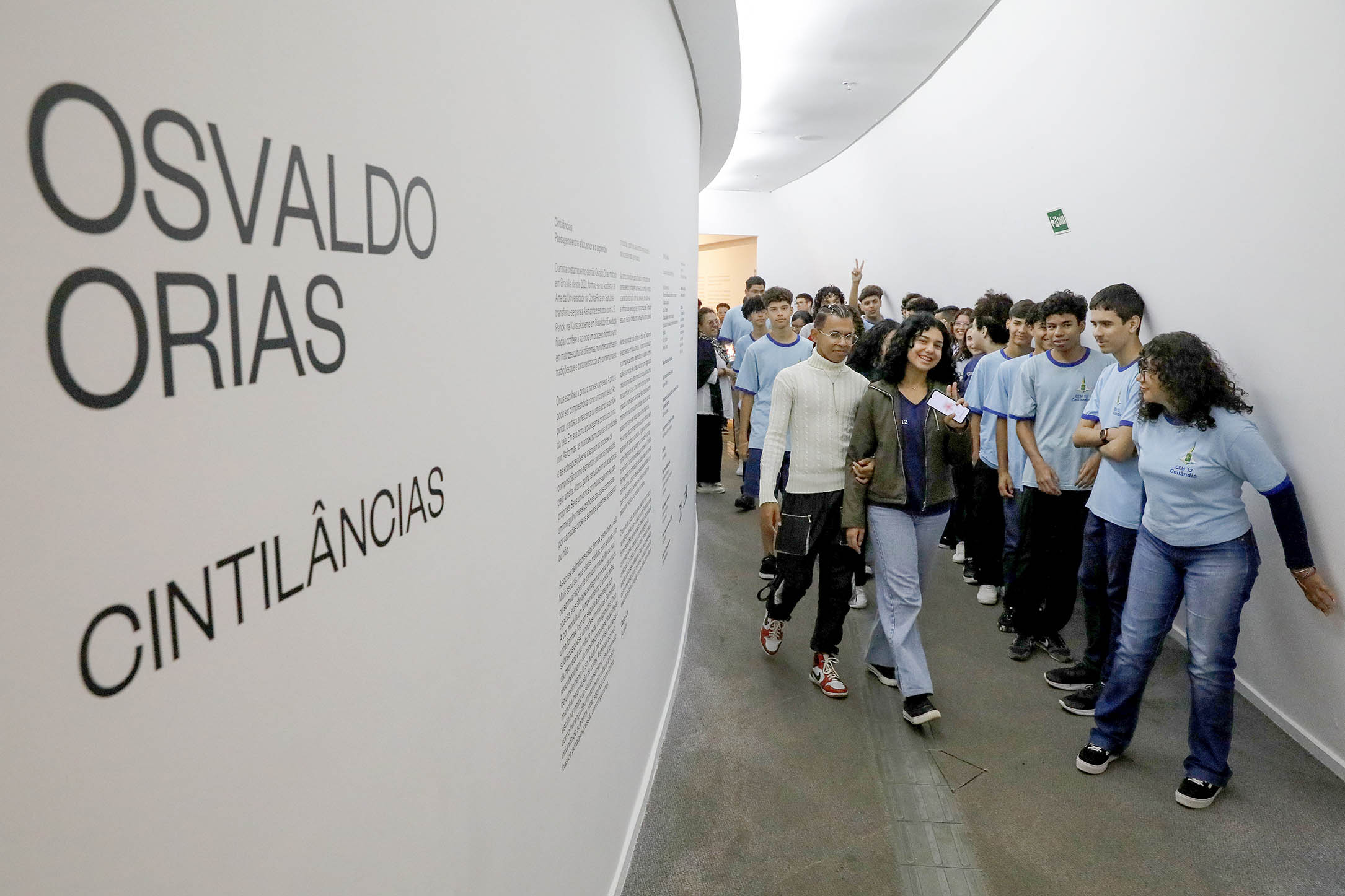 Alunos de Ceilândia vivenciam arte contemporânea em visita ao Museu Nacional