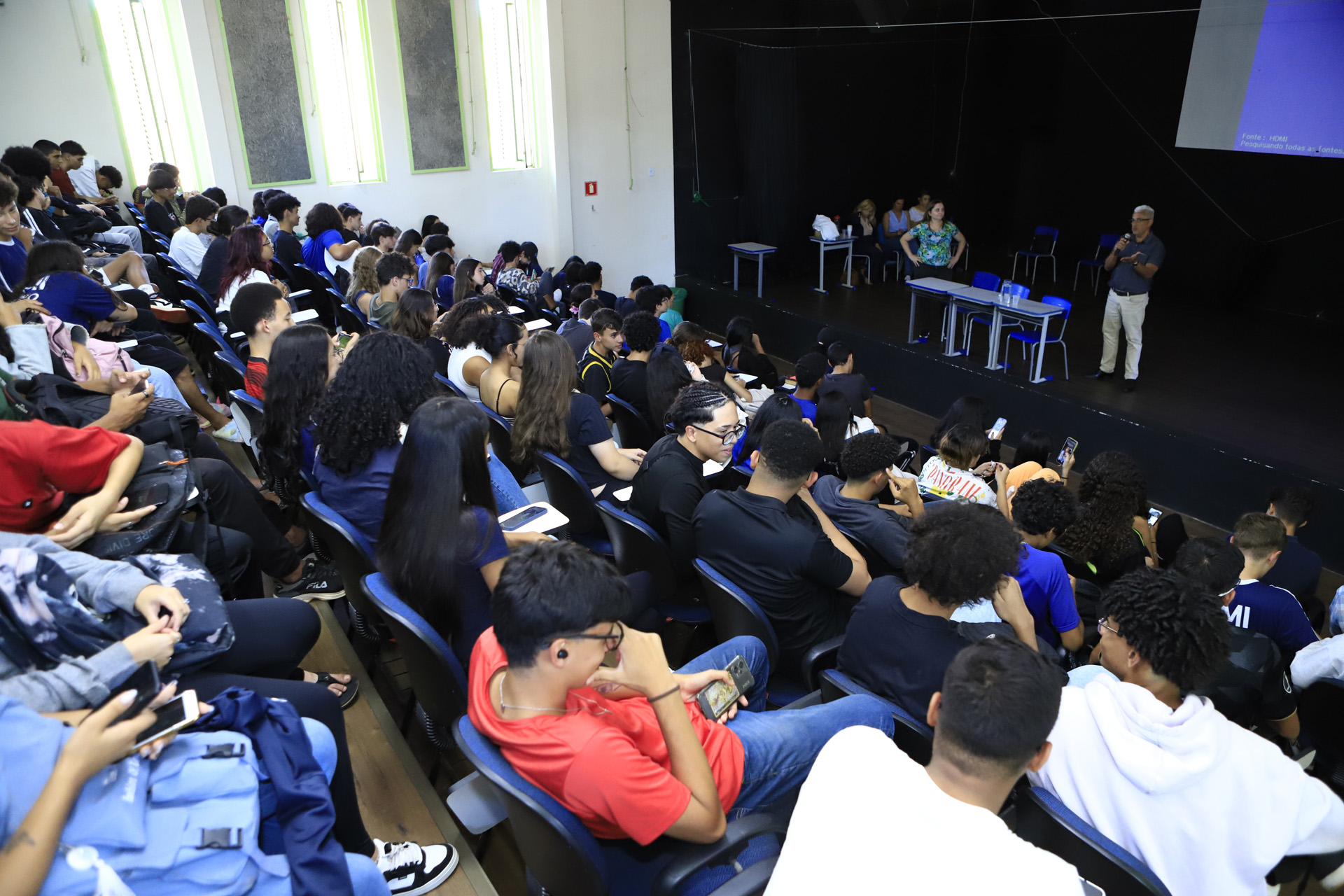 Evento leva informação sobre HPV a 160 estudantes do Cruzeiro