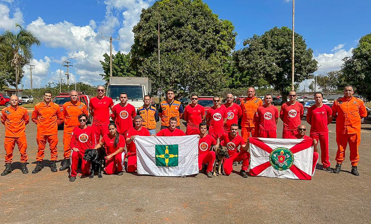 Segunda equipe do CBMDF que auxiliou vítimas de enchentes no RS retorna a Brasília