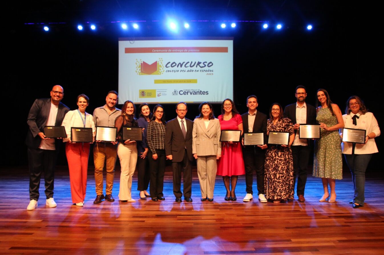 CIL de Samambaia recebe prêmio por boas práticas do ensino da língua espanhola