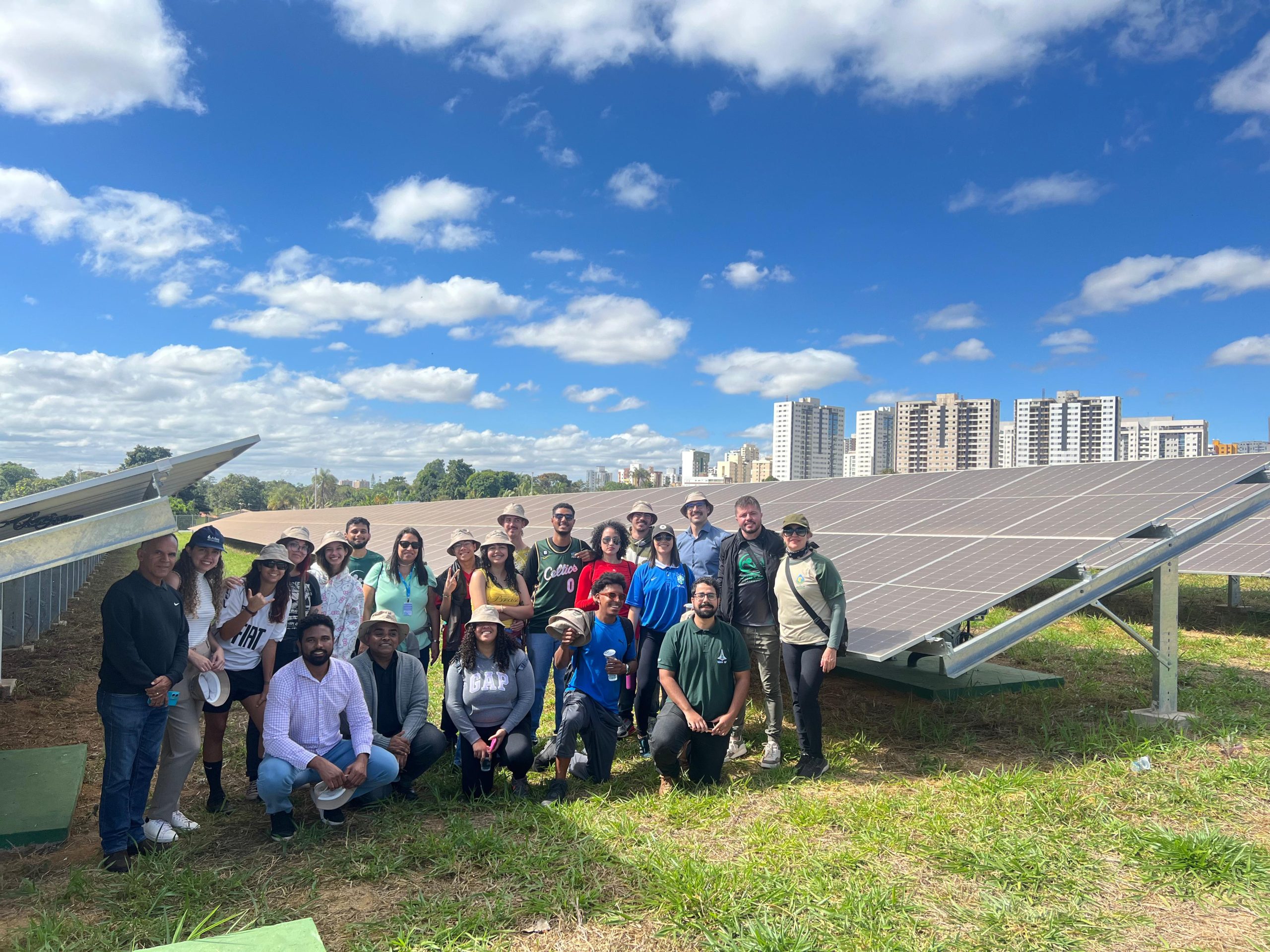 Estudantes visitam usina fotovoltaica no Parque Ecológico de Águas Claras