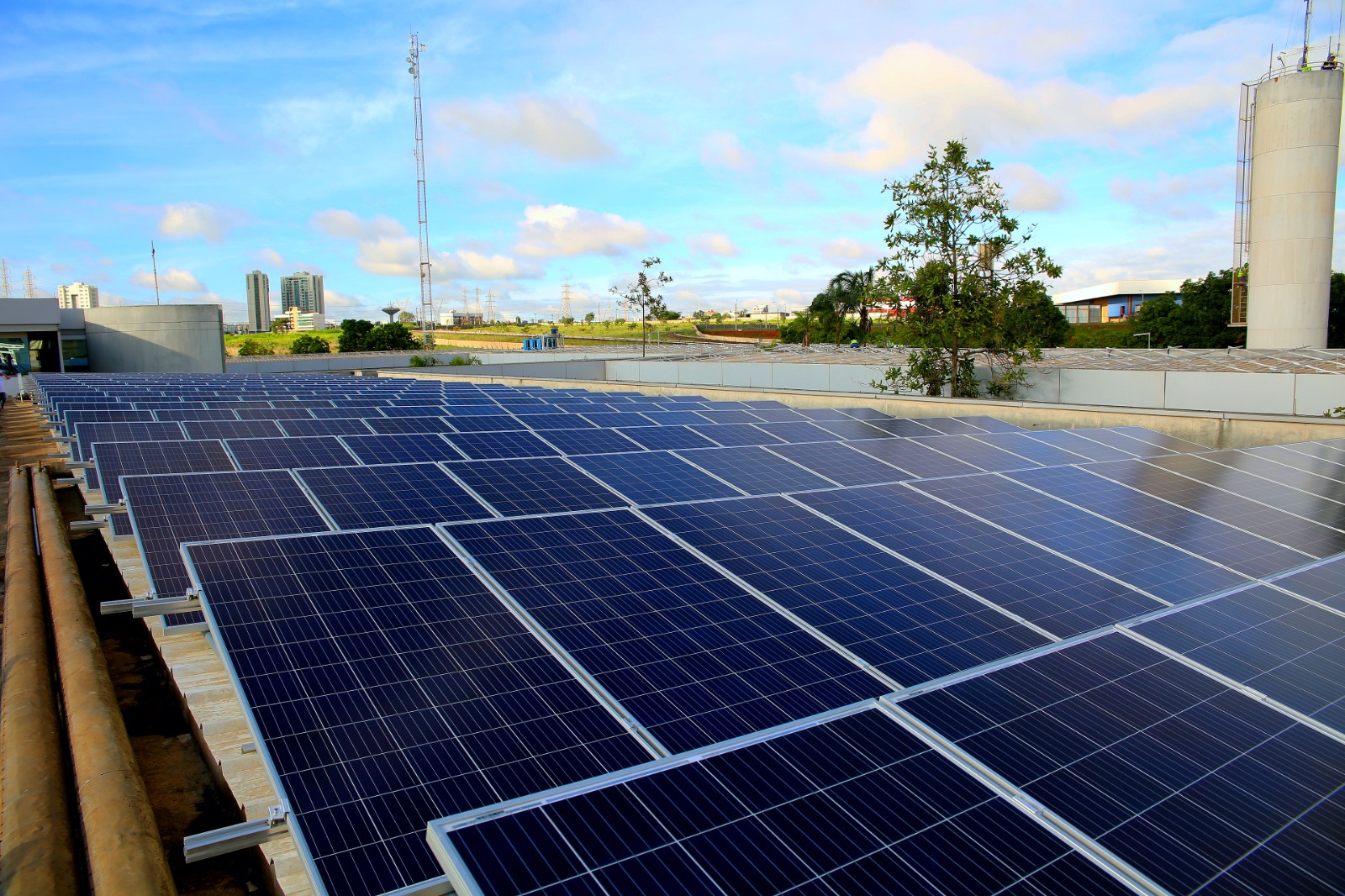 Caesb investe R$ 3,7 milhões em energia limpa e reduz custos operacionais
