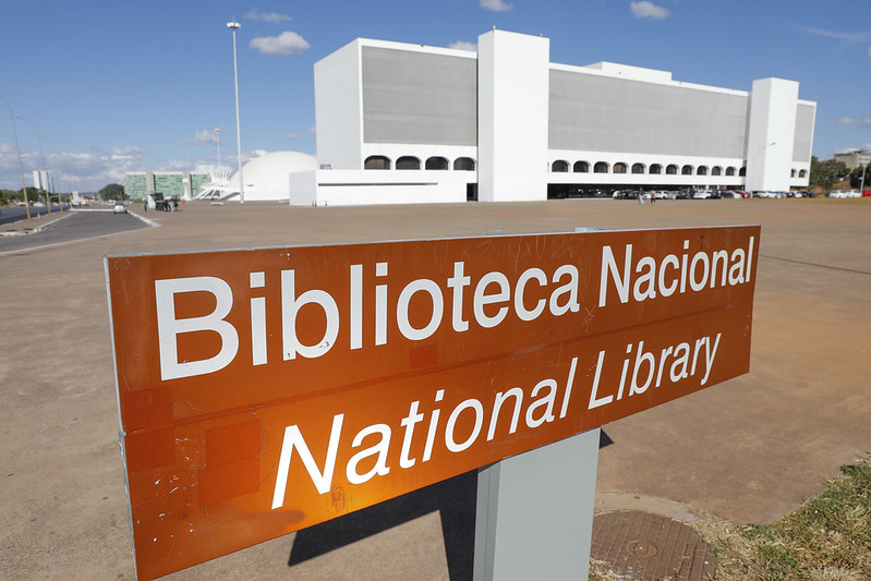 Biblioteca Nacional de Brasília faz campanha por devolução de livros