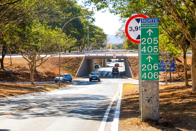 Placas de Brasília são reconhecidas internacionalmente. Você sabe diferenciá-las?