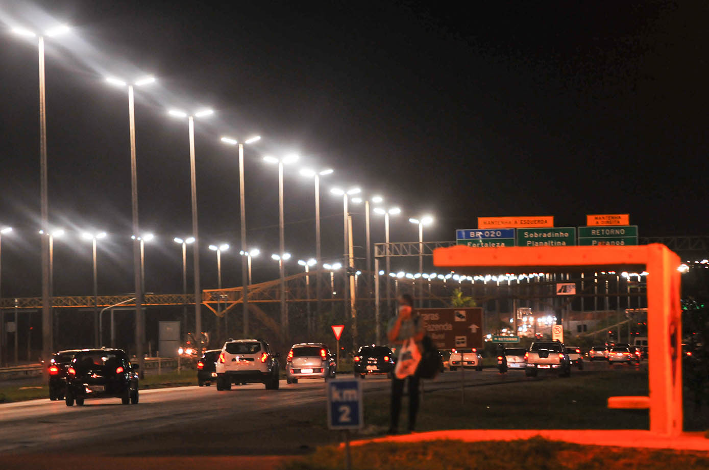Parque de iluminação pública do DF já conta com quase 40% de luminárias de LED