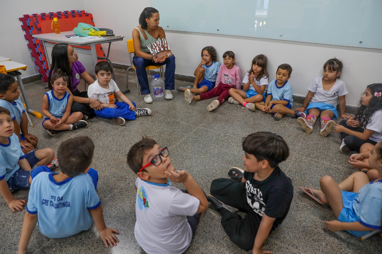 Escolaridade dos pais favorece o ingresso de crianças na educação infantil do DF, diz pesquisa