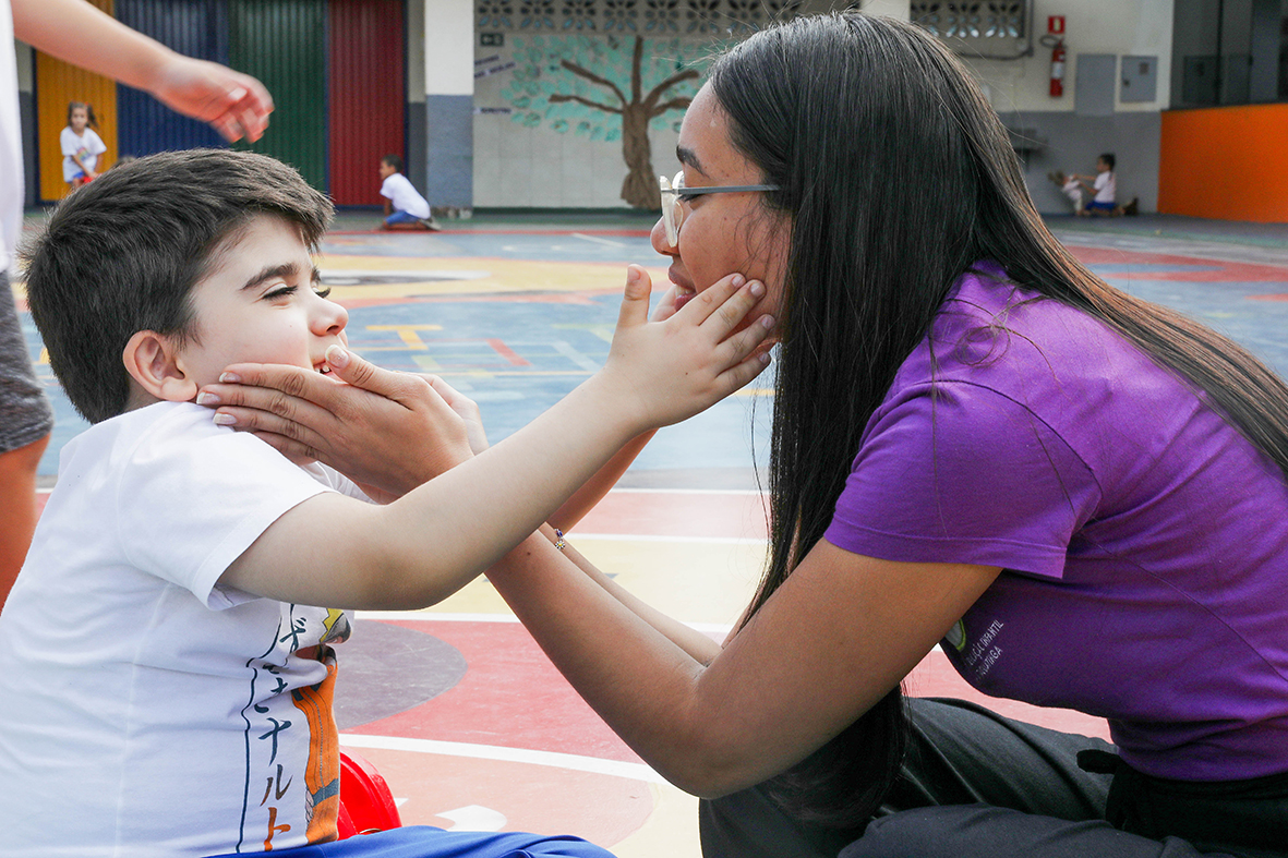 Mais de 6 mil voluntários contribuem com educação inclusiva na rede pública do DF