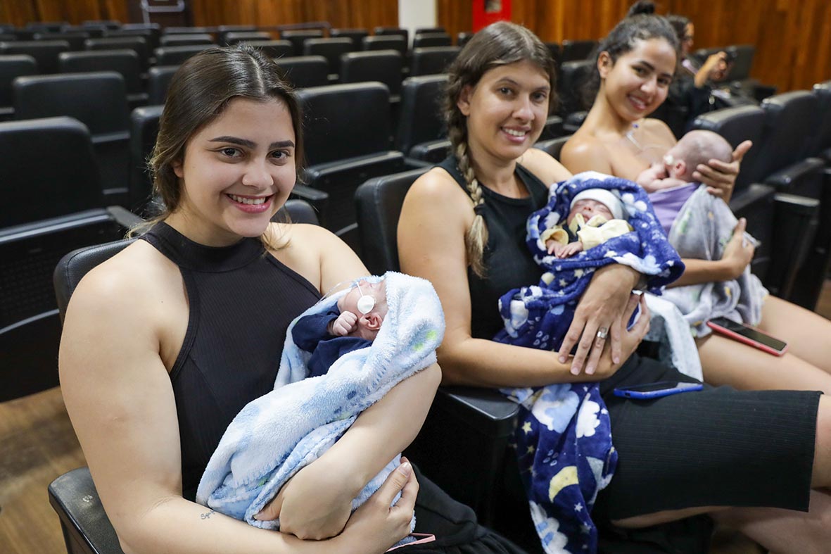 Costurando o Futuro: mães recebem roupinhas de bebê confeccionadas por reeducandos do DF