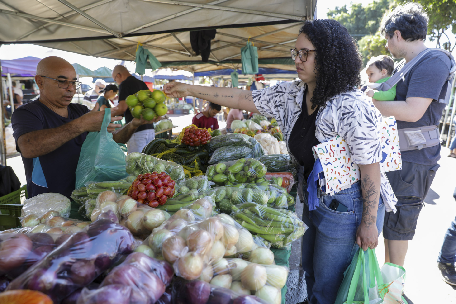 Feiras movimentam mercado rural do DF com a comercialização da produção agrícola