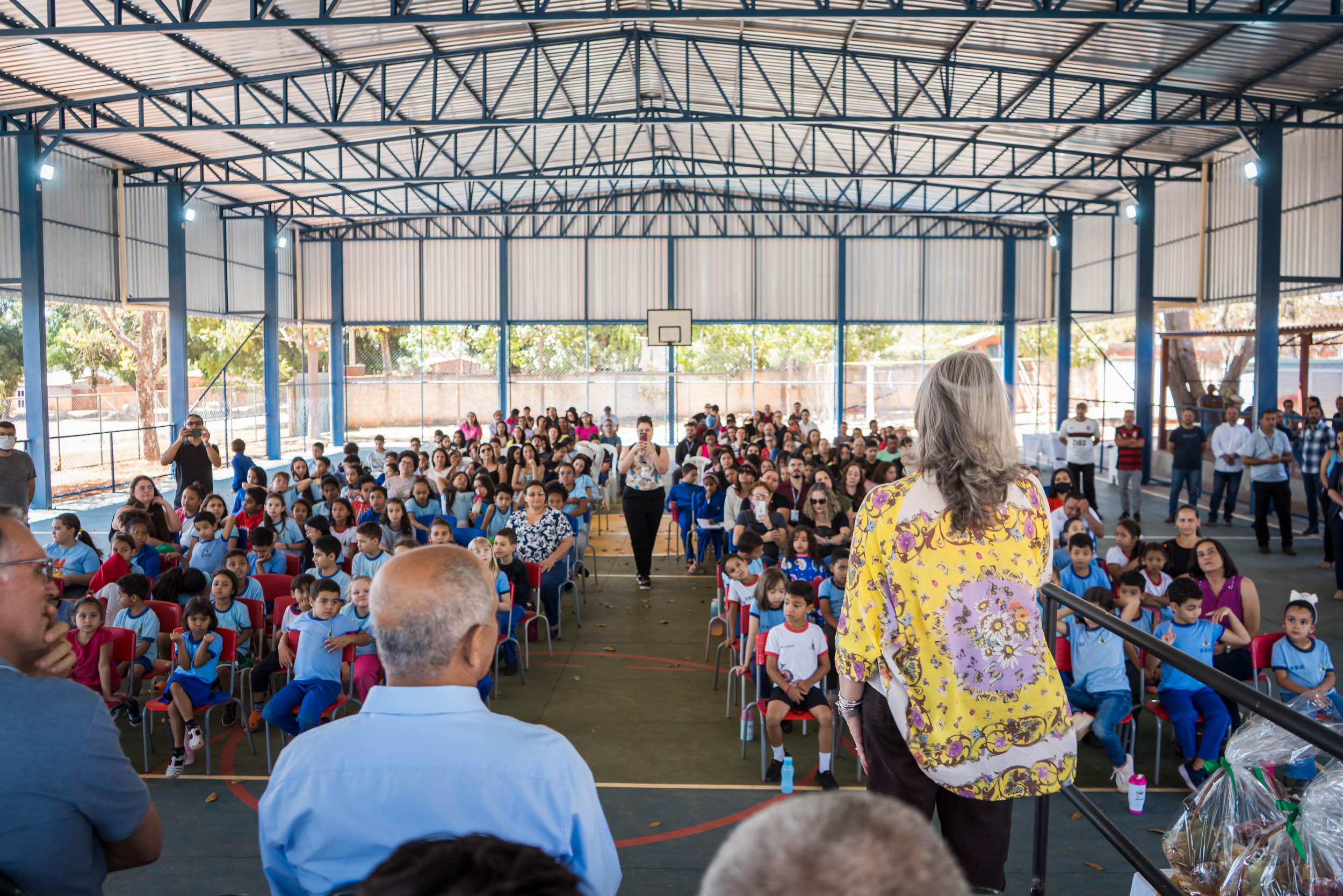 Escola pública na zona rural de Planaltina celebra nova cobertura da quadra de esportes