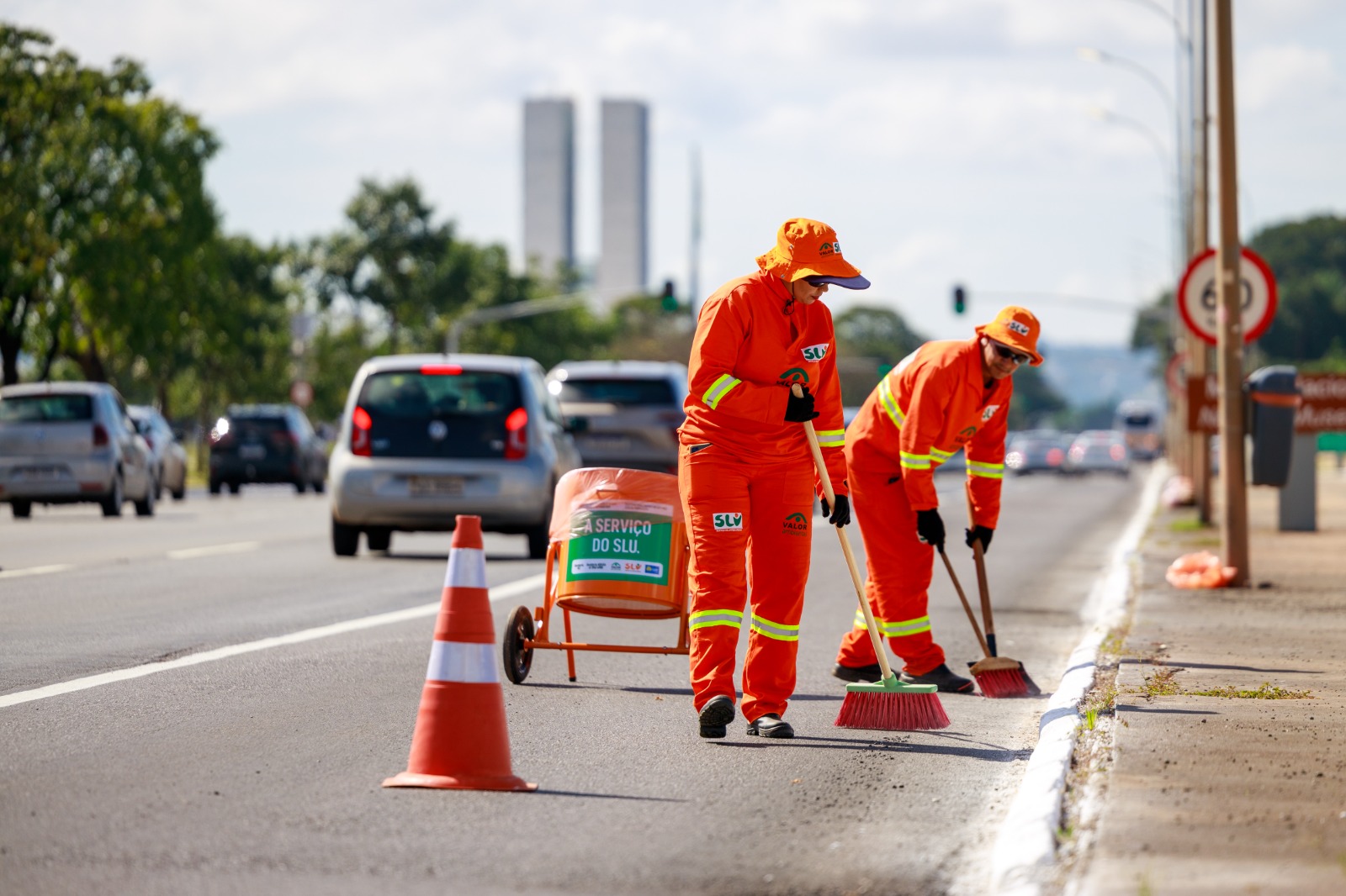 SLU completa 63 anos de inovao e excelncia na gesto da limpeza pblica do DF