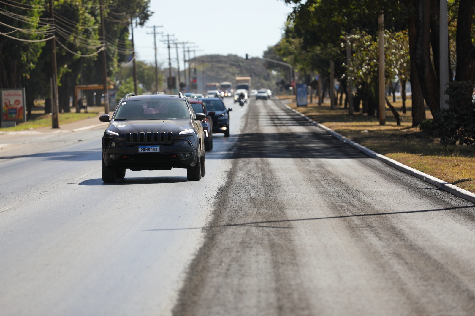 Serviço de microrrevestimento asfáltico é finalizado no Pistão Norte, e vias são liberadas