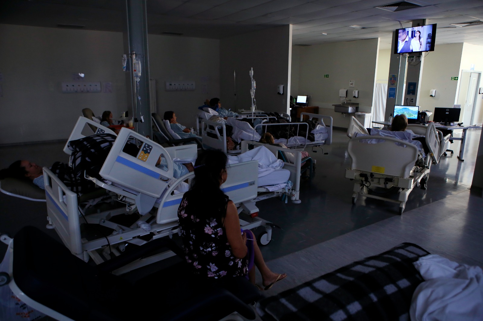 Hospital Cidade do Sol promove sessão de cinema para pacientes e acompanhantes