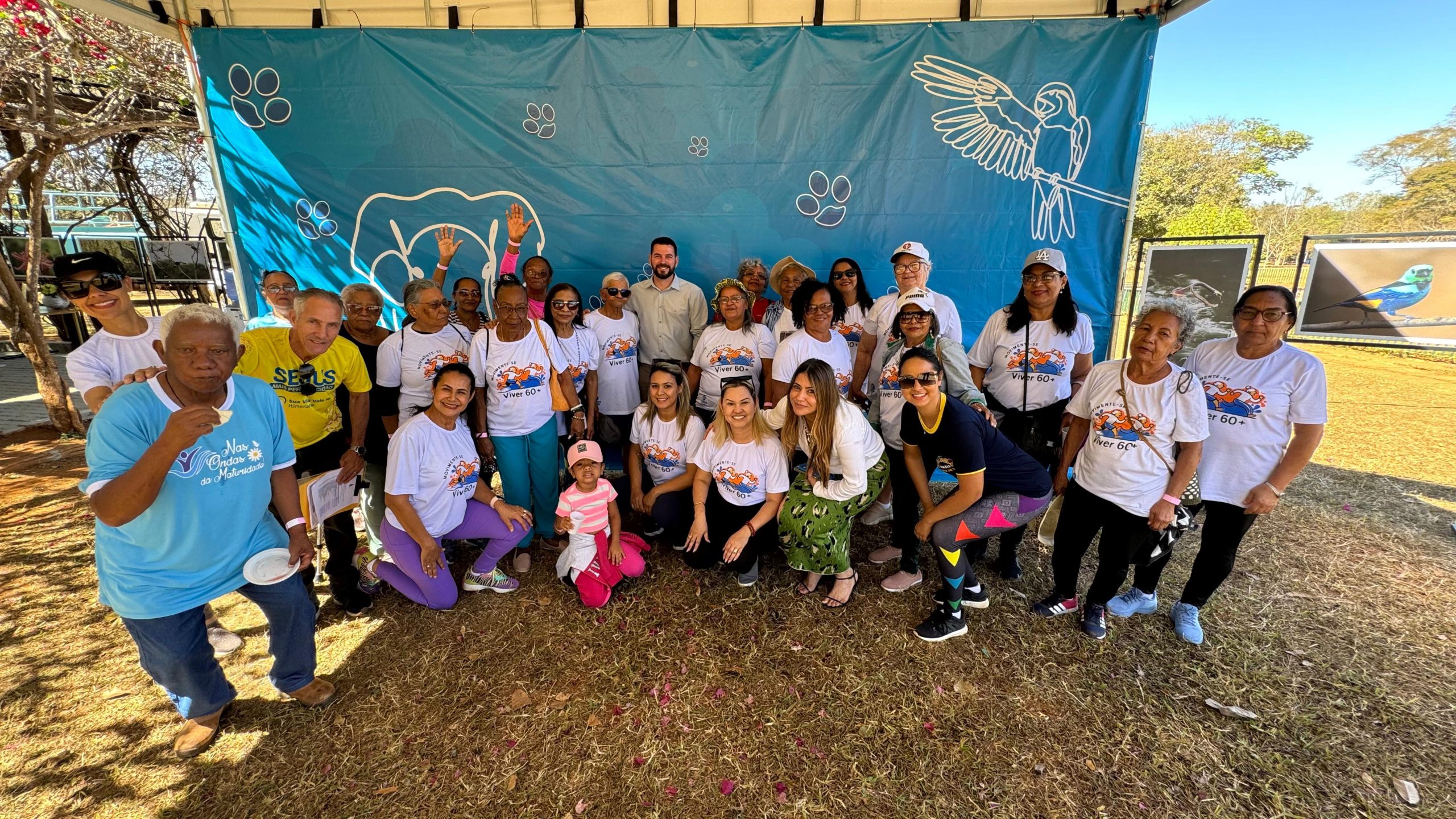 Zoológico de Brasília recebe 80 idosos para visita guiada