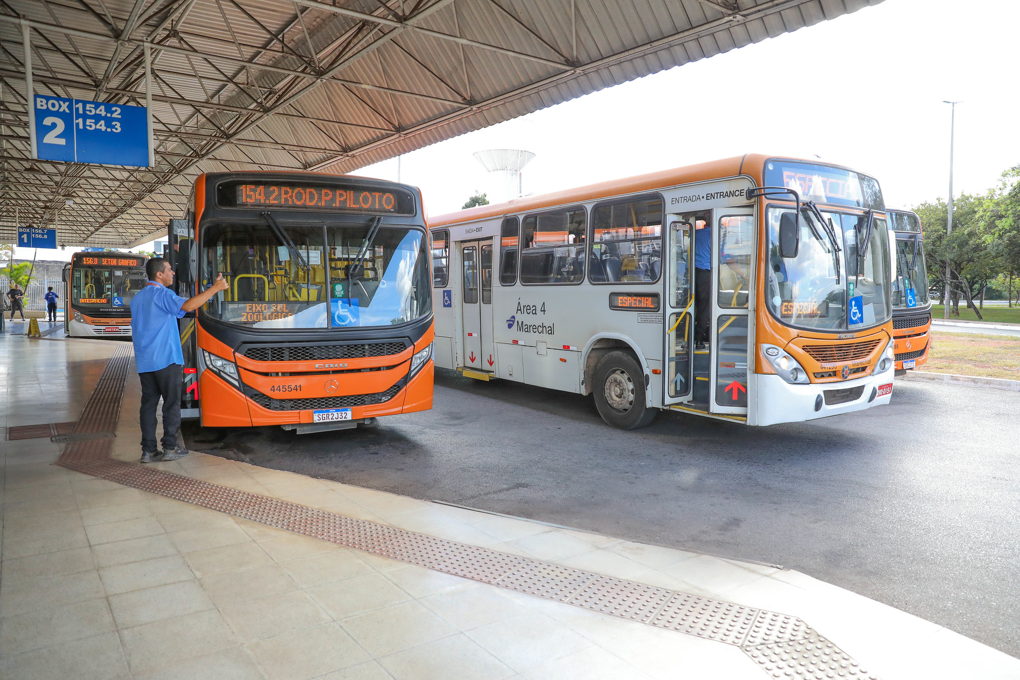 Motoristas de ônibus recebem treinamento sobre respeito aos ciclistas e passageiros