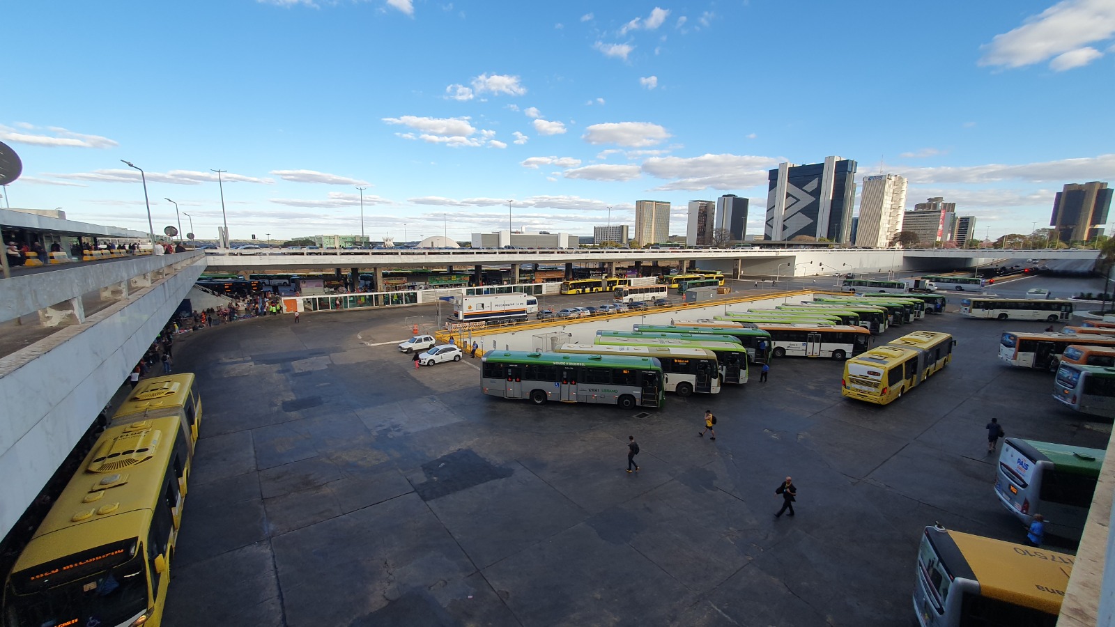 Mais 111 novas linhas de ônibus deixam de receber dinheiro em espécie