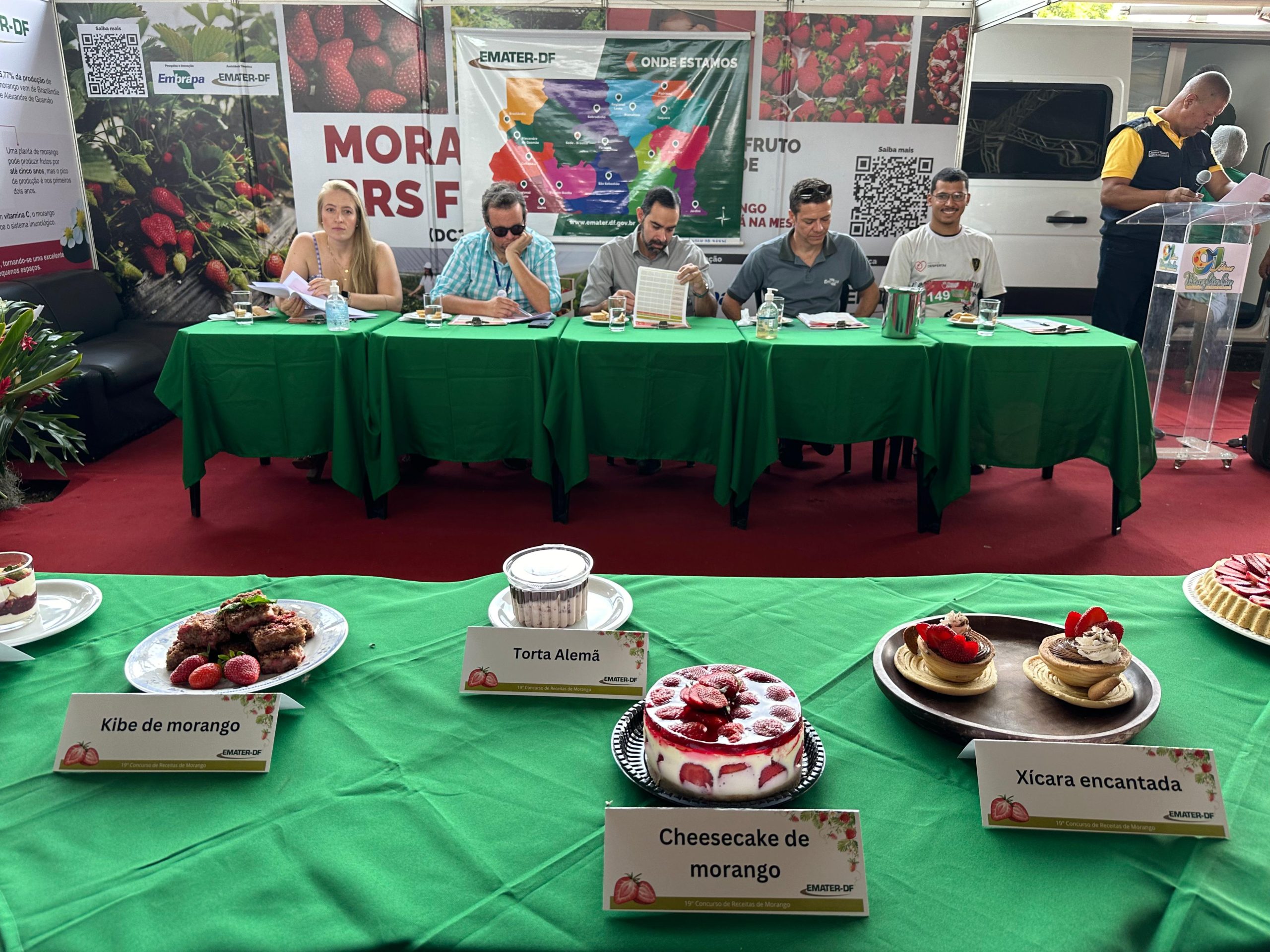 Vencedoras do Concurso de Receitas são premiadas na Festa do Morango