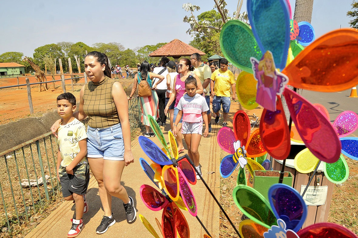 Confira o que abre e o que fecha no feriado do Dia das Crianças