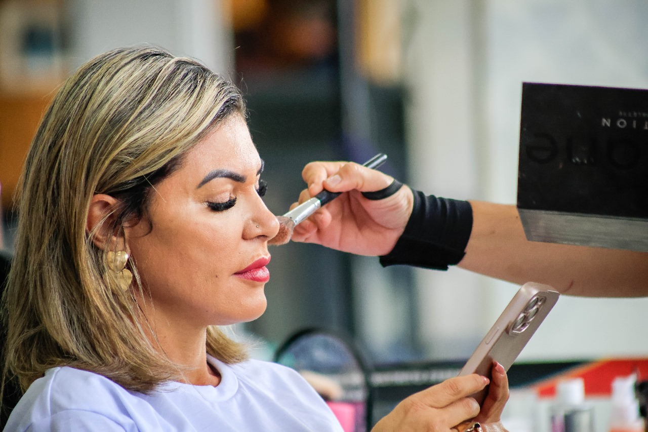 Mulheres têm acesso a cursos gratuitos na área da beleza