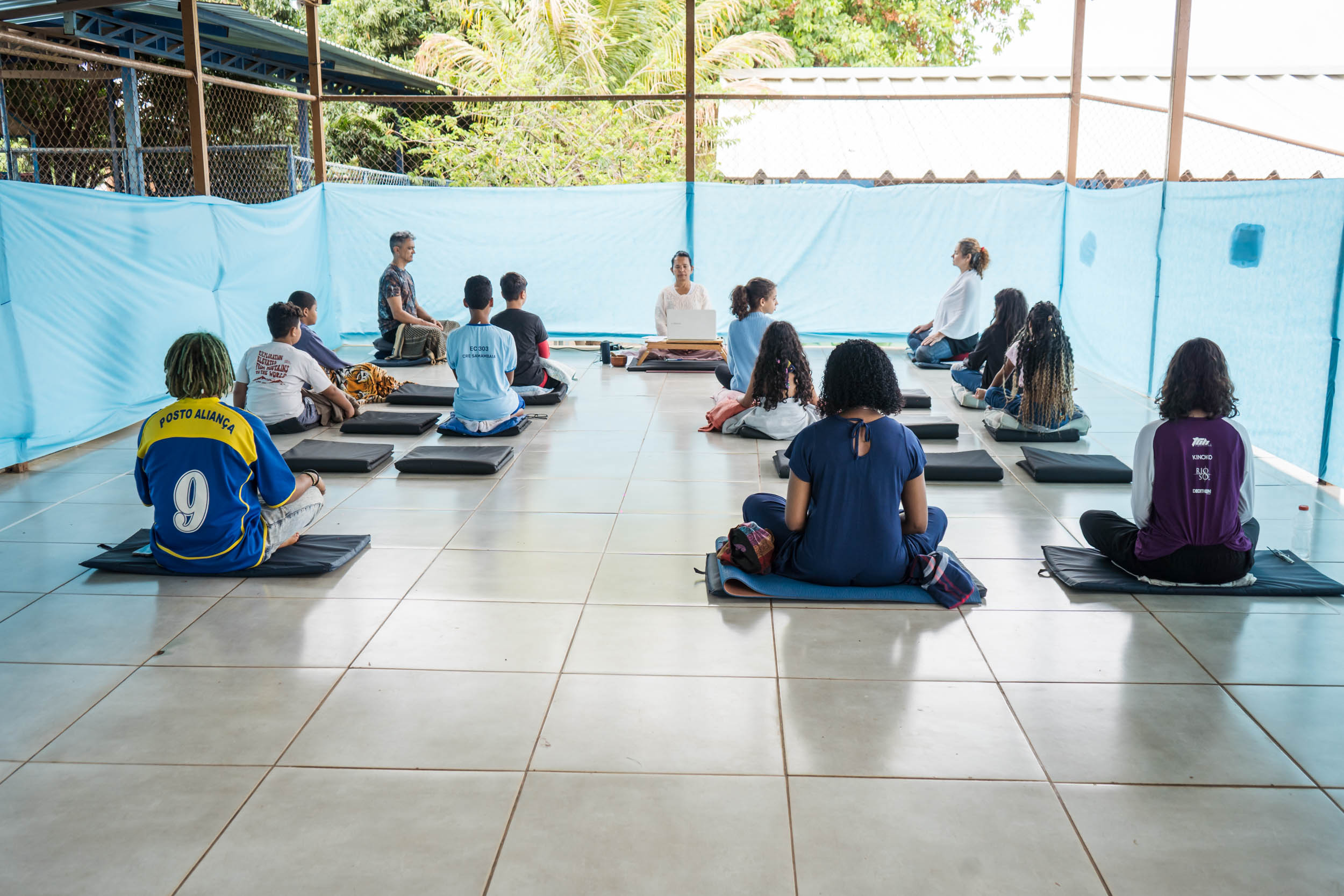 Escola de Samambaia promove curso de meditação para estudantes