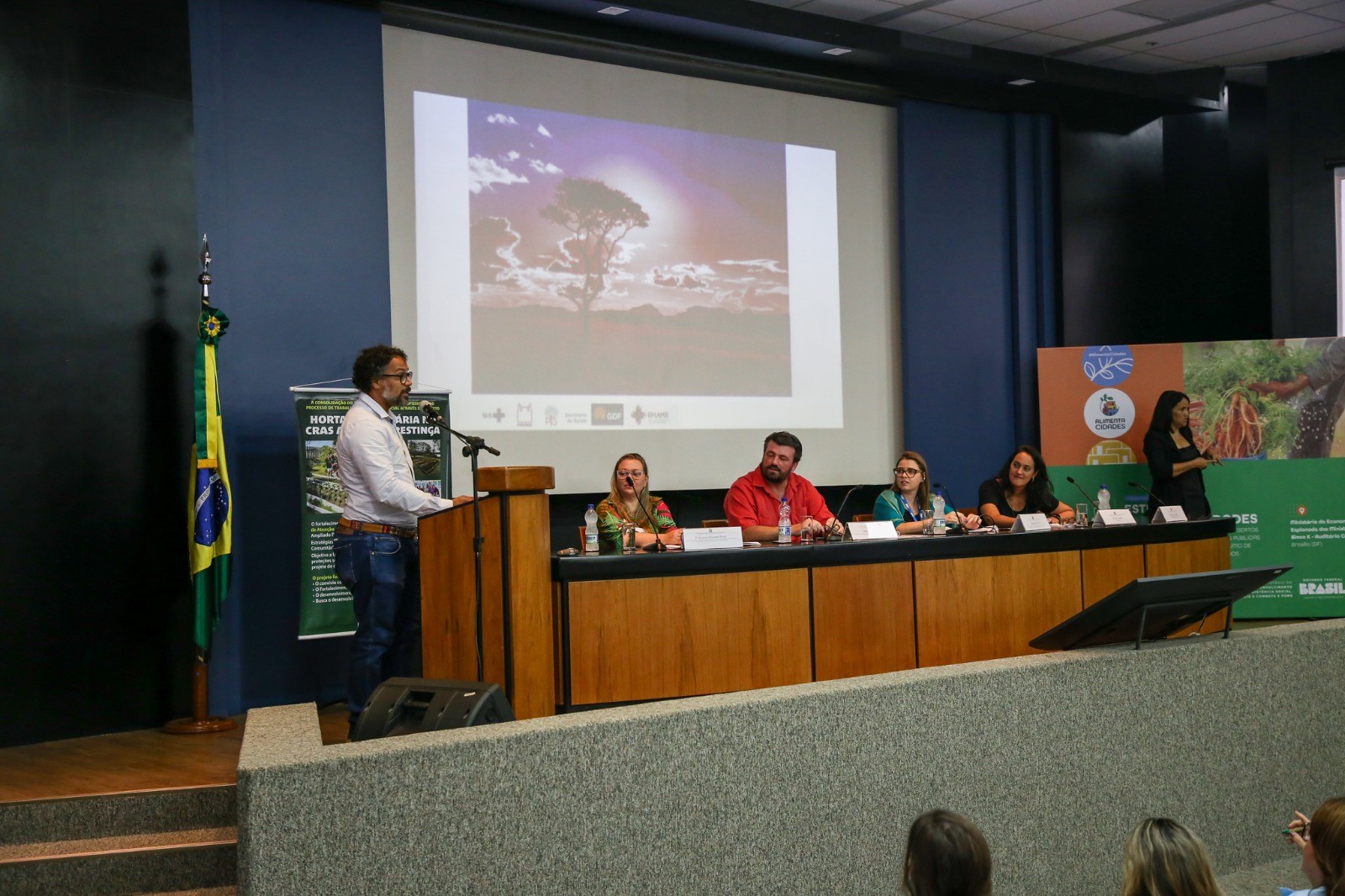 Hortos agroflorestais da Secretaria de Saúde ganham destaque em evento nacional