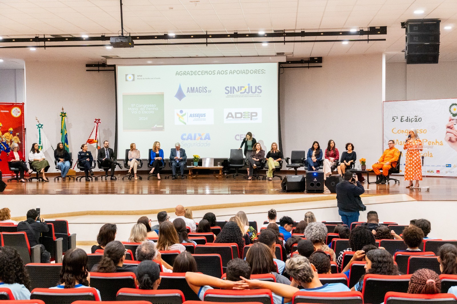 Congresso Maria da Penha Vai à Escola premia trabalhos contra violência de gênero  