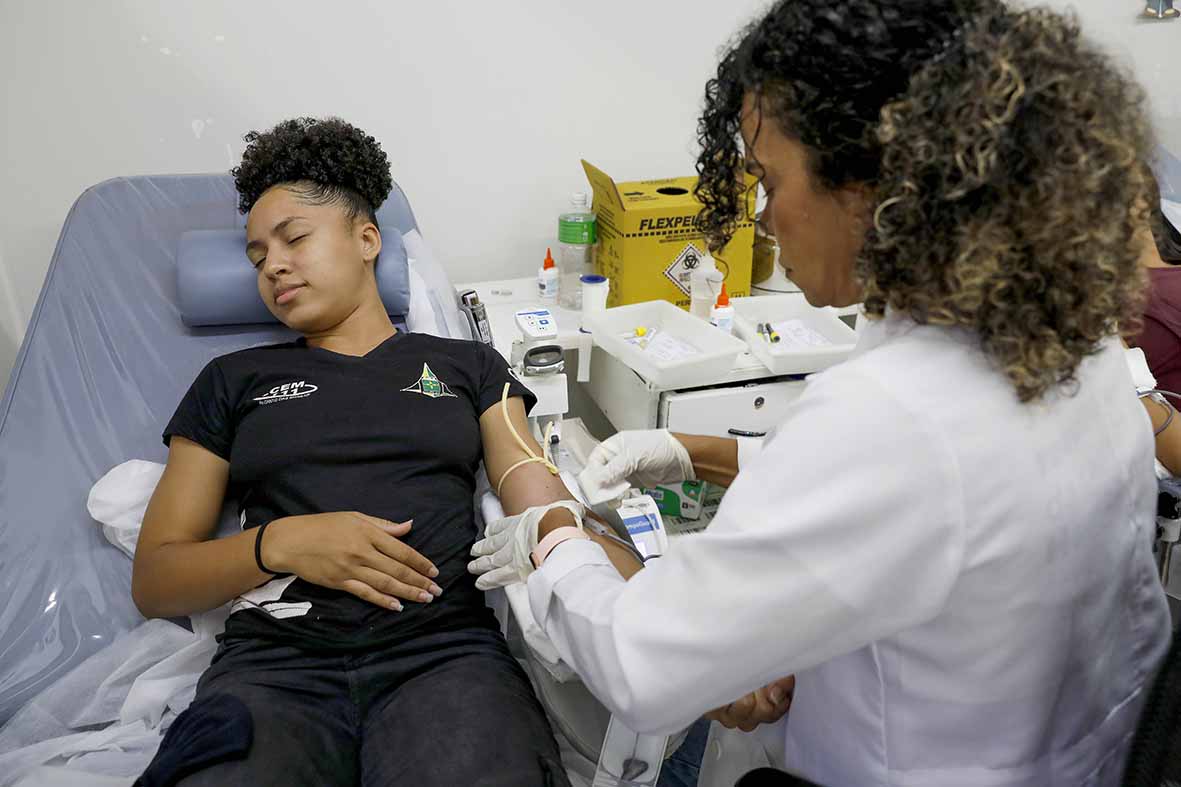 Alunos da rede pública se mobilizam para doar sangue e reforçar os estoques do Hemocentro