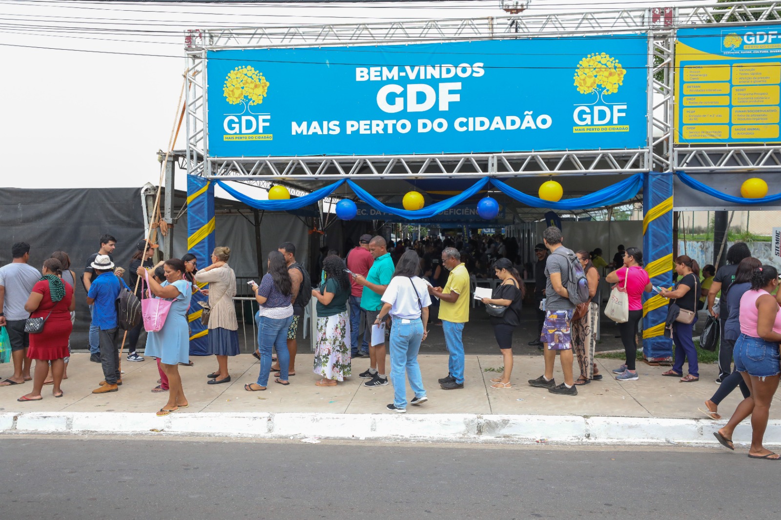 População aproveita serviços gratuitos do GDF Mais Perto do Cidadão no Paranoá