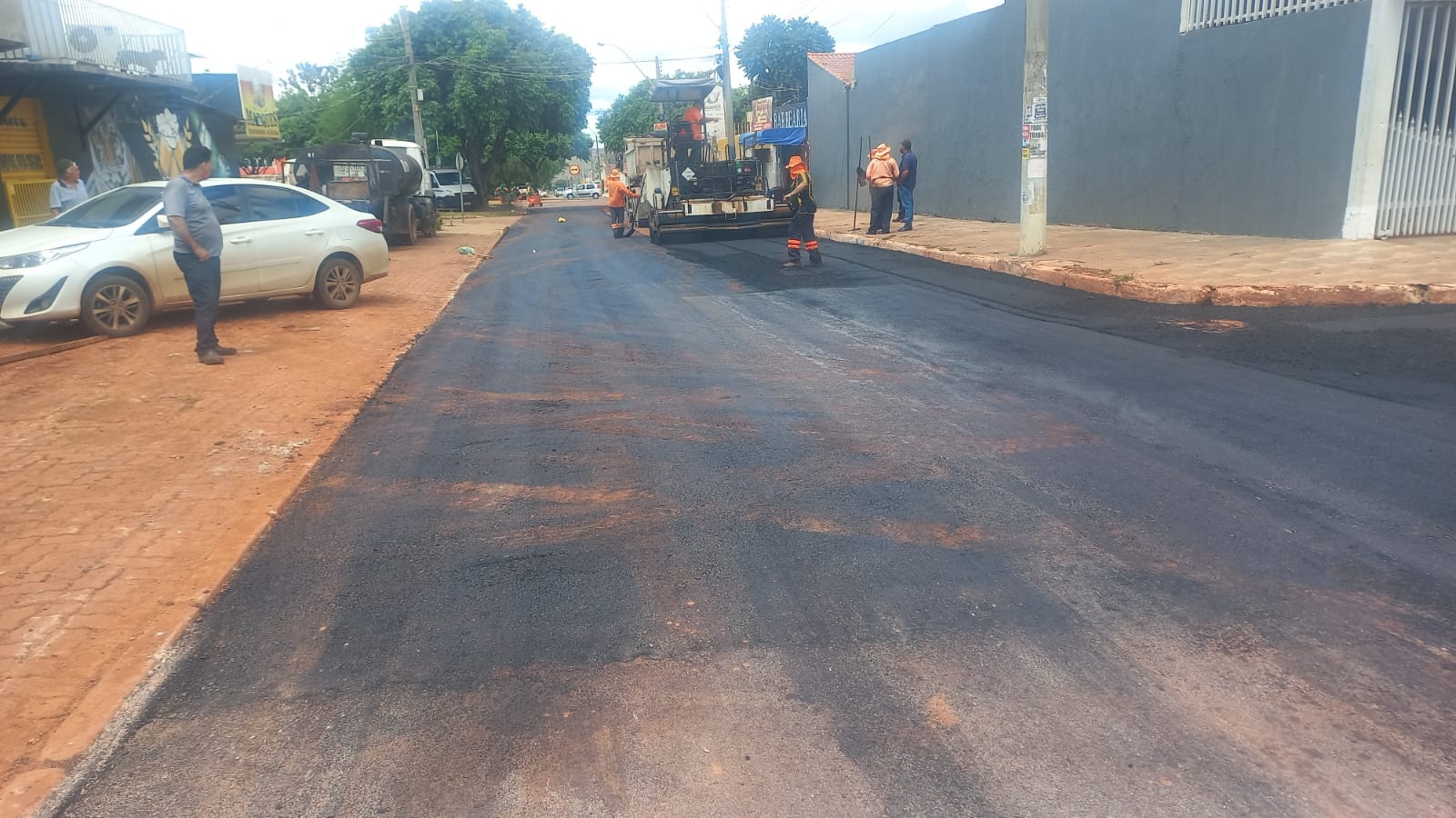 Quadras de Taguatinga recebem obras de recapeamento asfáltico