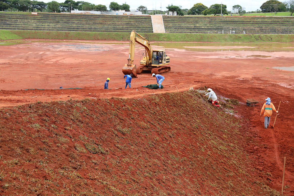 Praça, esculturas e paisagismo: obras do Drenar DF vão além da construção de túneis