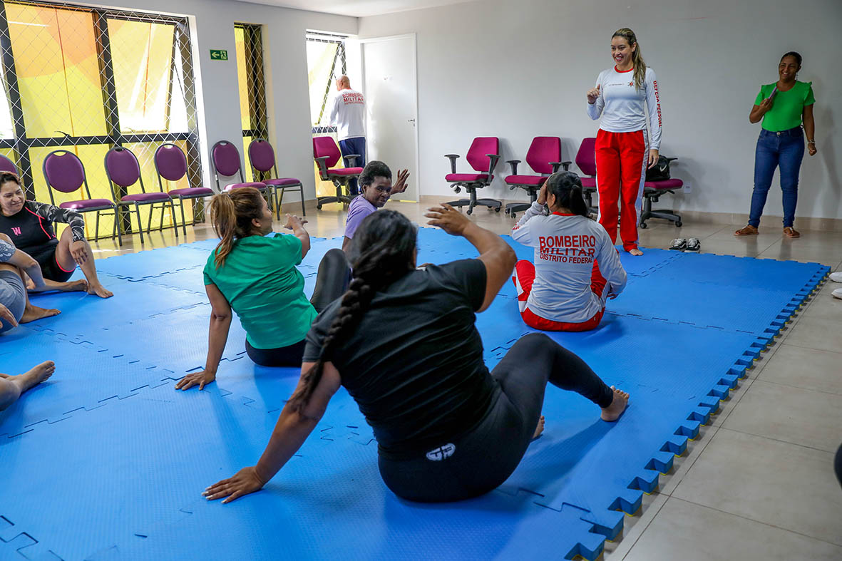 Curso gratuito de defesa pessoal garante proteção a mulheres em situação de vulnerabilidade