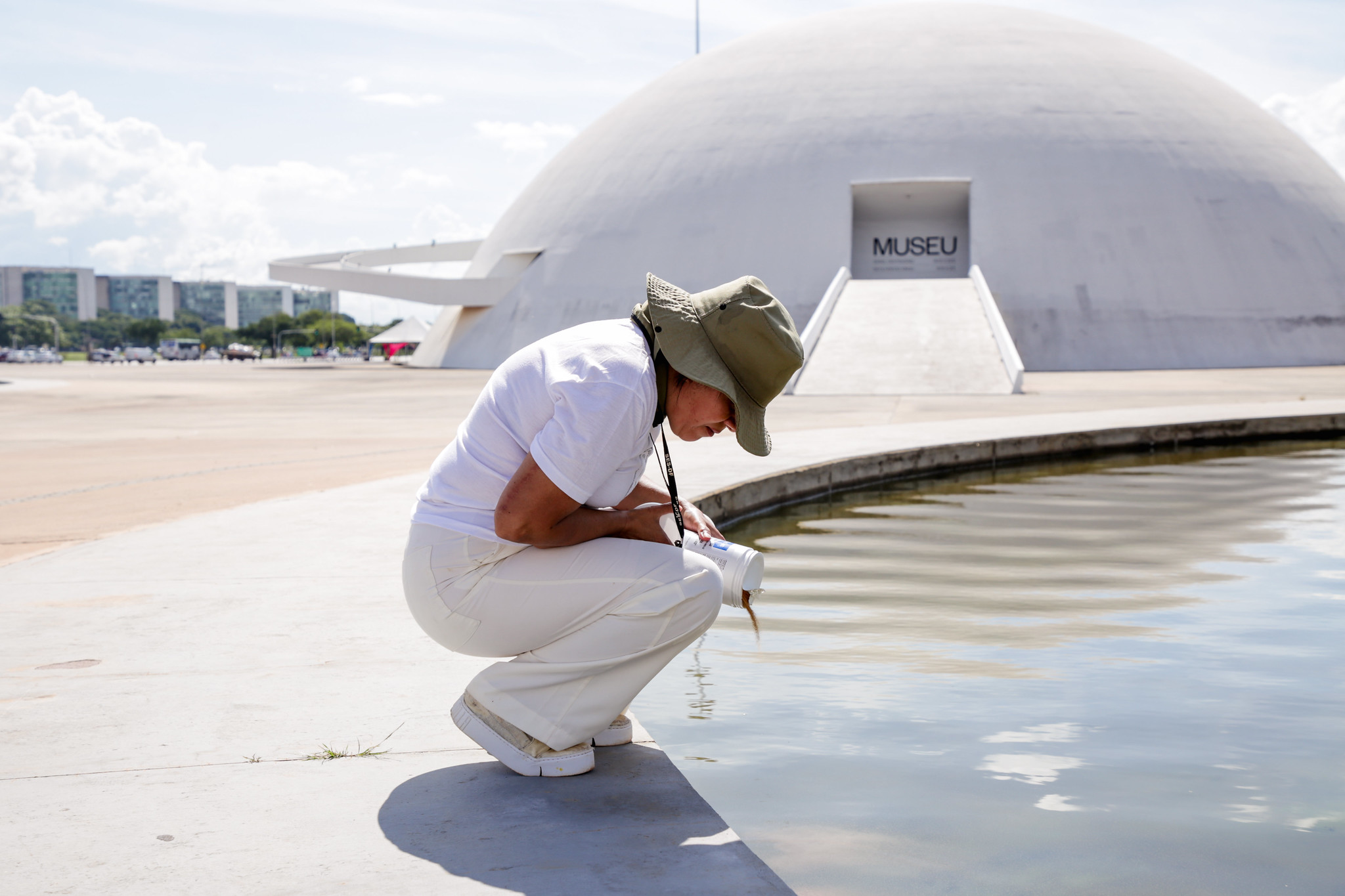 Vigilância Ambiental em Saúde realiza ação contra a dengue no Plano Piloto