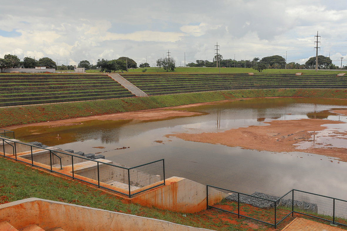 Processo de decantação do Drenar DF devolverá água limpa para a natureza