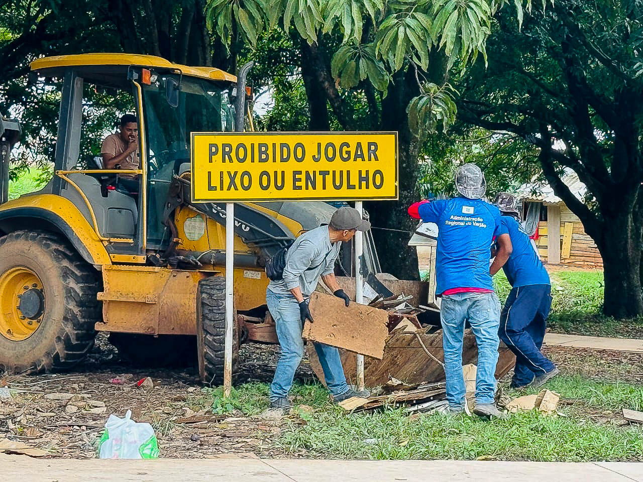 Regiões do DF têm reforço no recolhimento de materiais descartados de maneira irregular