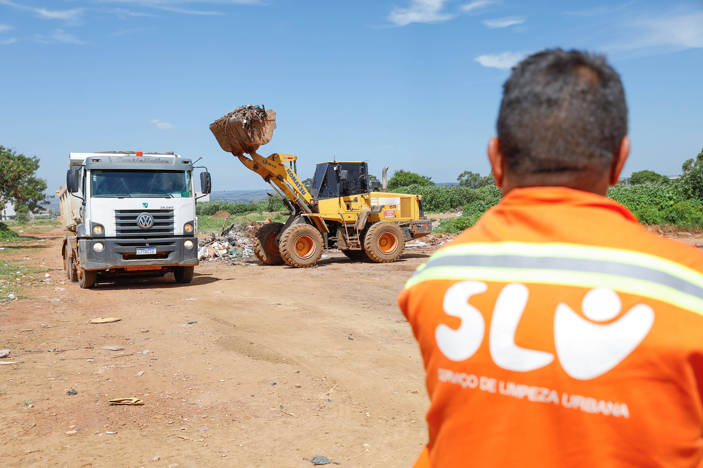 Descarte irregular de lixo custa R$ 4 milhões por mês ao GDF e ameaça a saúde pública