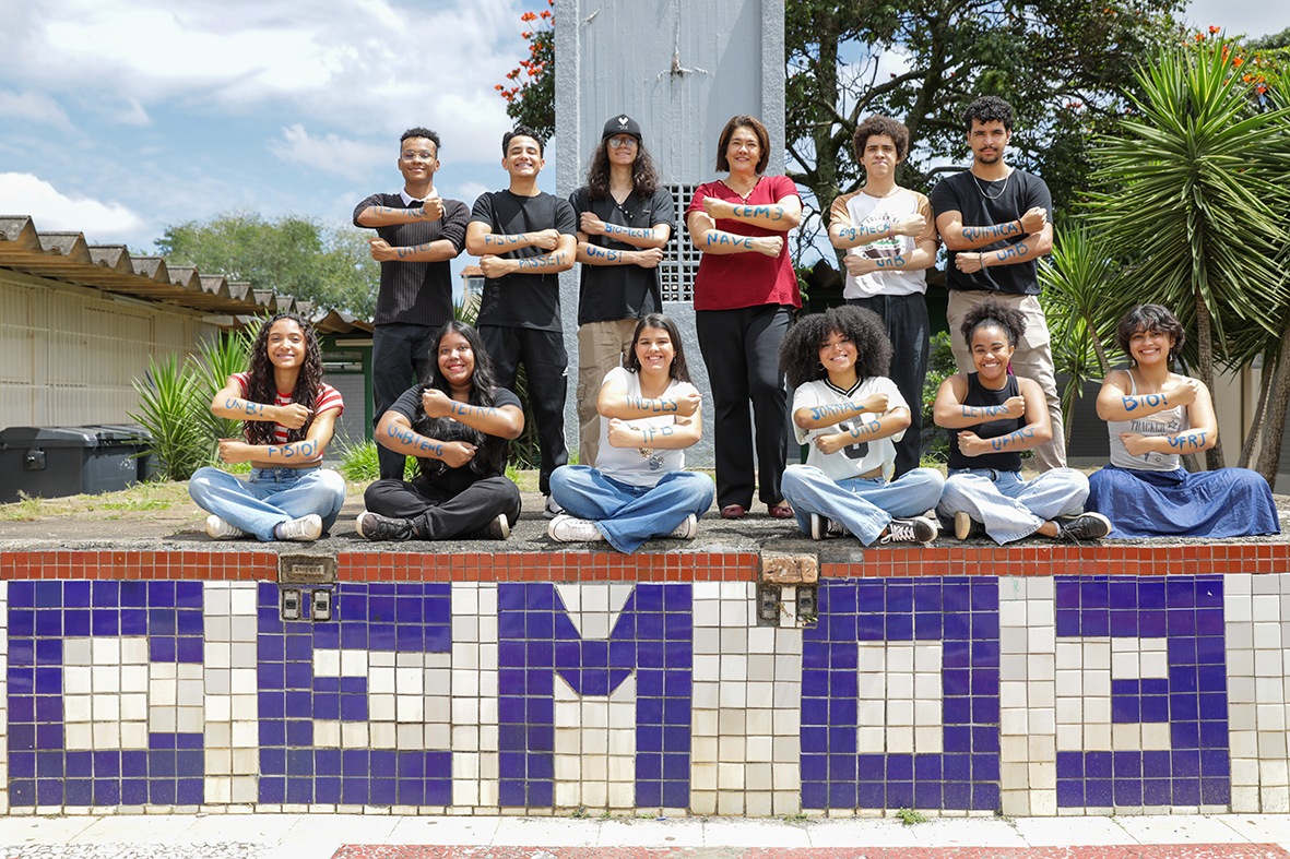 Projeto do CEM 3 de Taguatinga impulsiona alunos a passar no vestibular