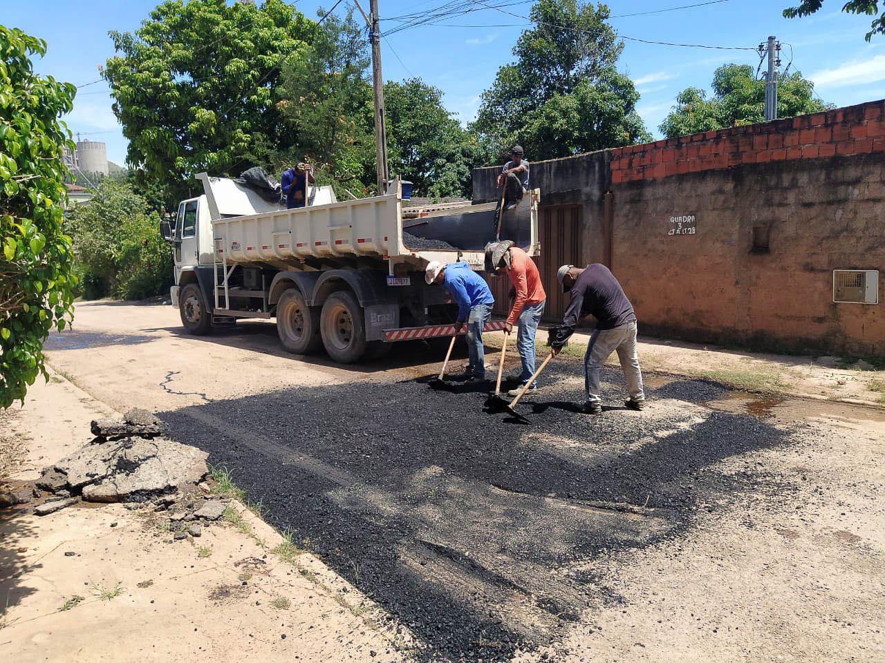 Comunidade Queima Lençol, na Fercal, recebe trabalhos de manutenção nas ruas e espaços públicos