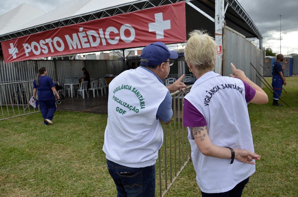 Vigilância Sanitária fiscaliza blocos de Carnaval no DF