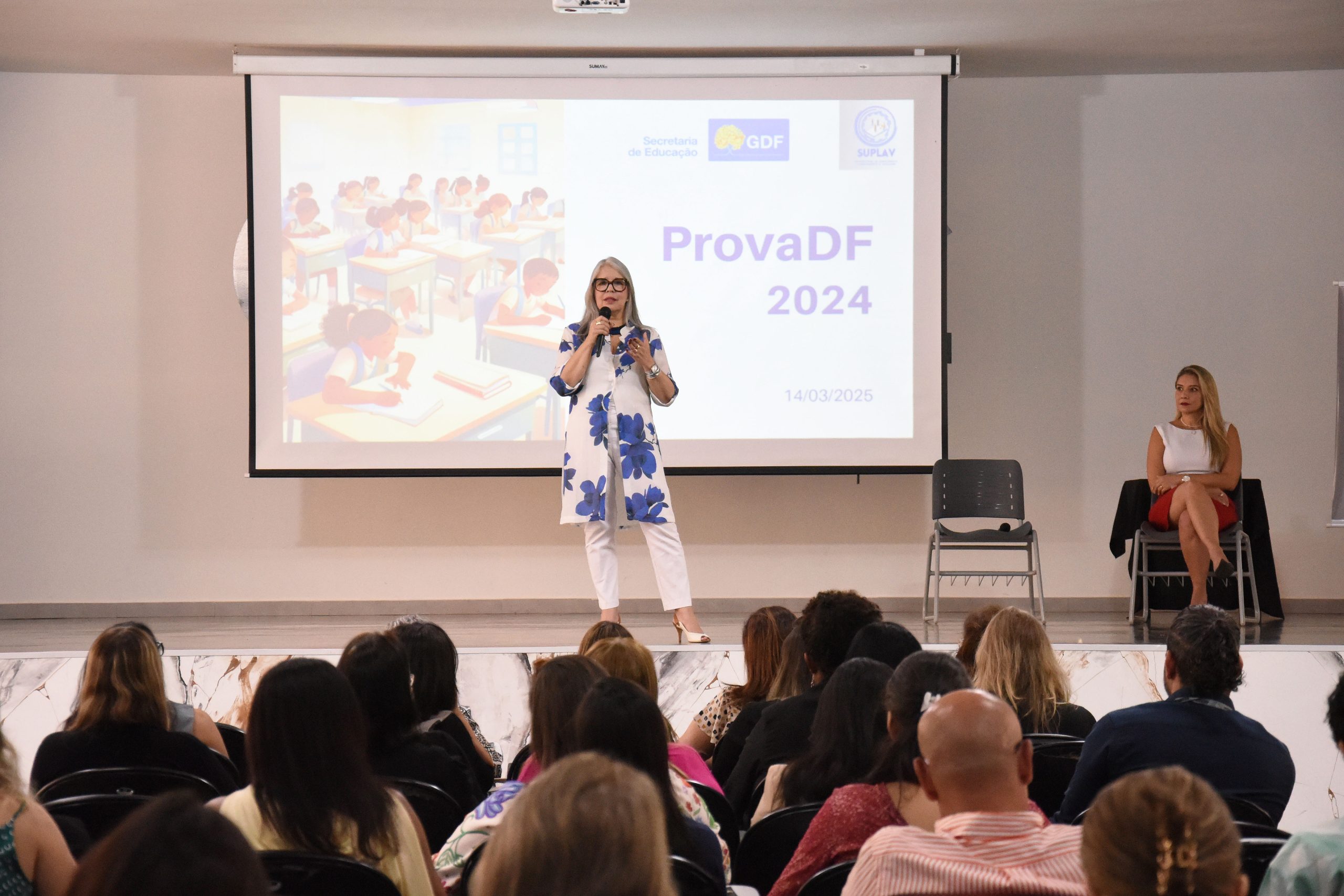 Resultados da ProvaDF 2024 são apresentados a gestores educacionais