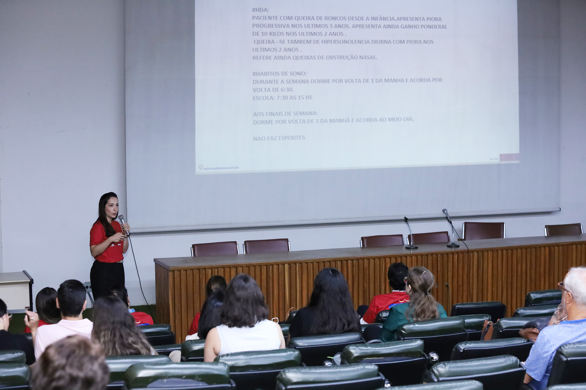 Atividade educativa reúne pacientes e profissionais da saúde do DF em celebração à Semana do Sono 2025