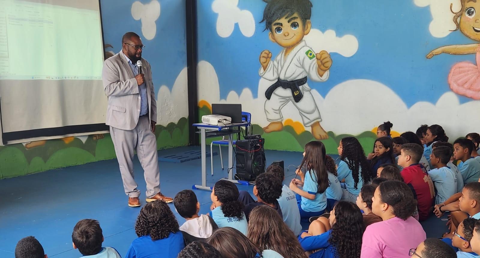 Ação educativa marca o Dia de Combate à Discriminação Racial no DF