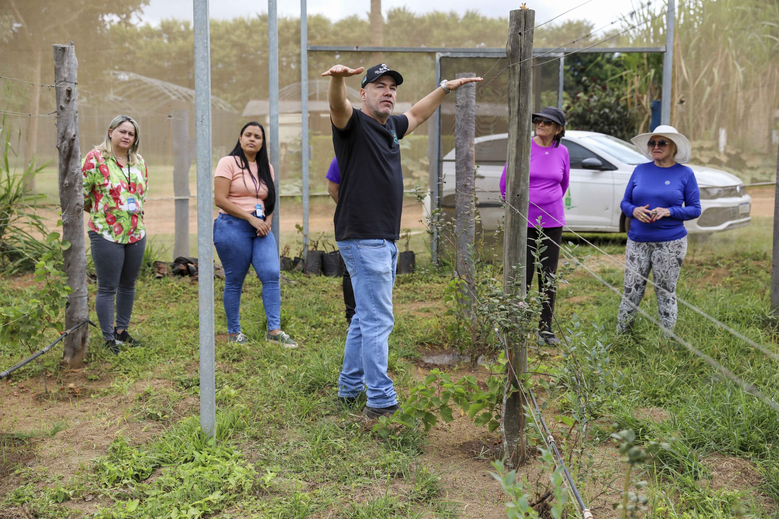 Mulheres do campo participam de curso sobre o cultivo de uvas na Fazenda Água Limpa