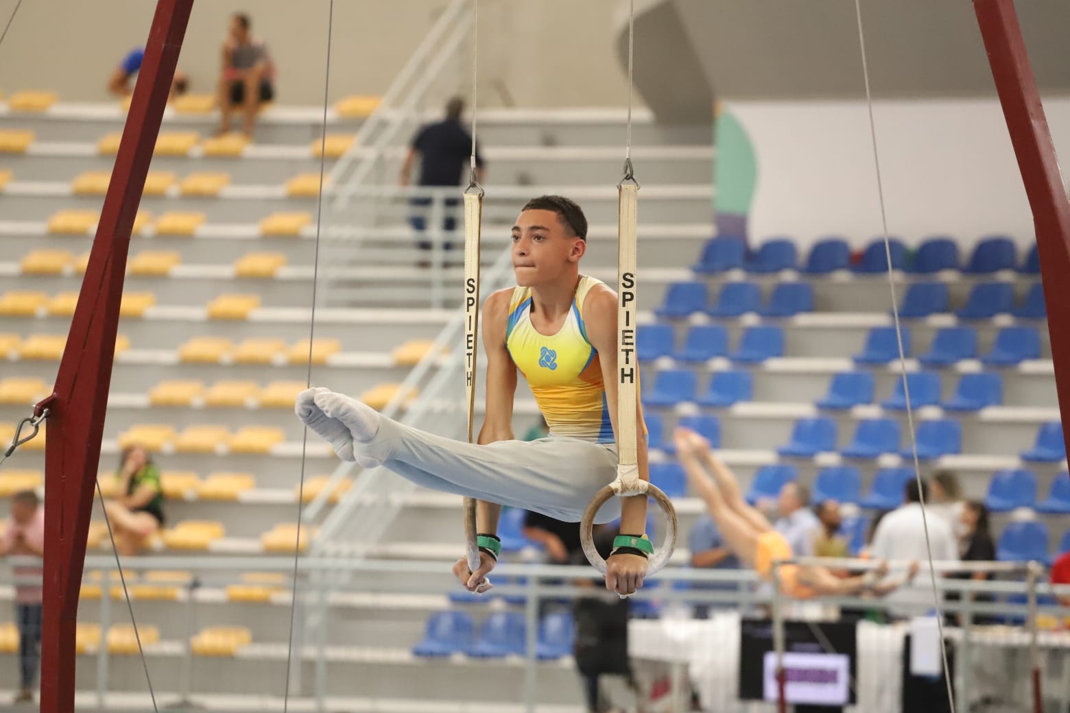 Estudante da rede pública do DF disputará mundial de ginástica artística